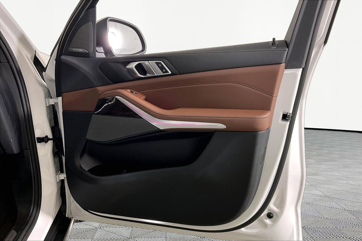 2026 BMW X5 50e - Photo 23