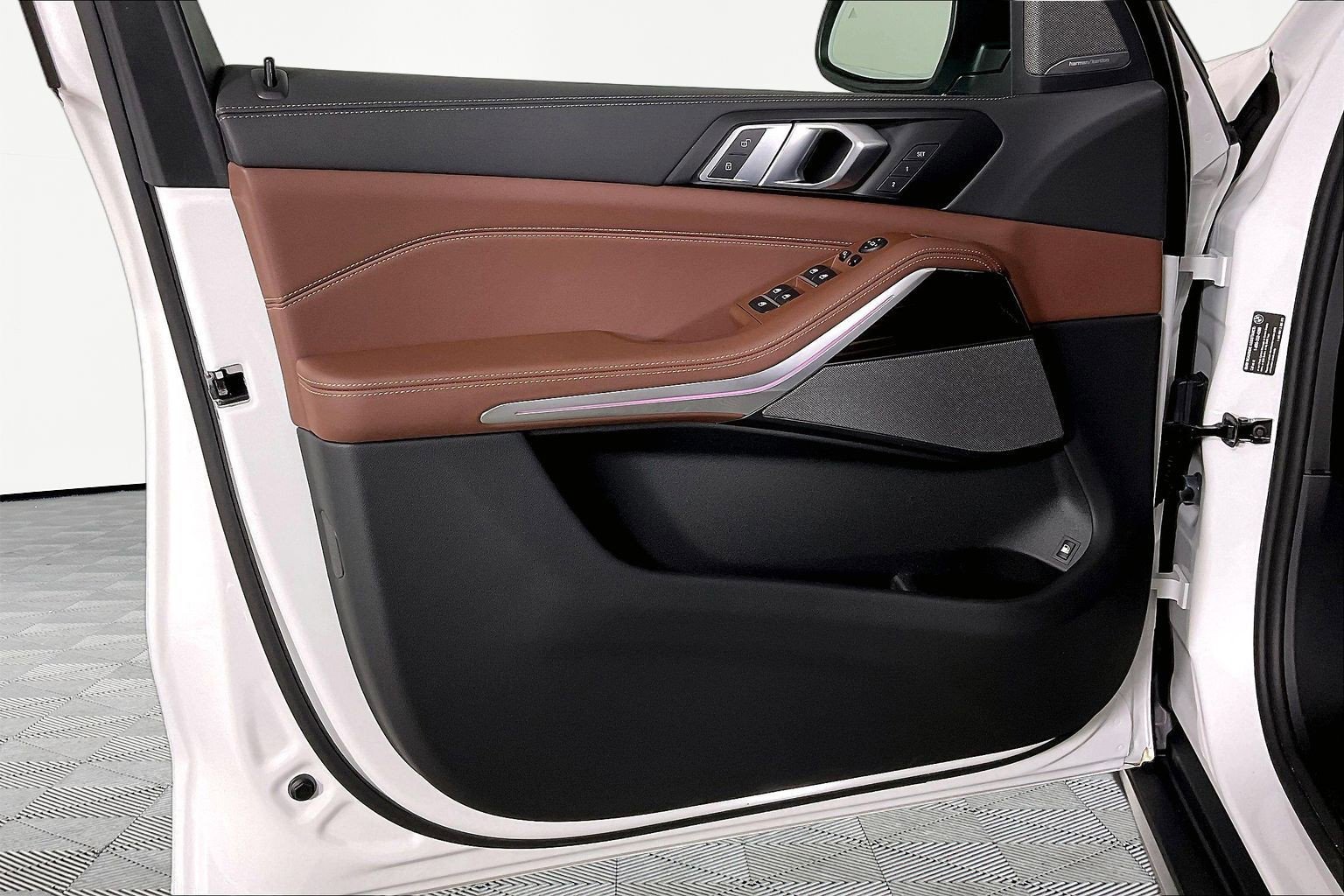 2026 BMW X5 50e - Photo 22
