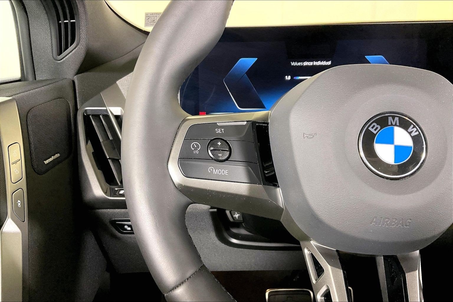 2026 BMW iX 60 - Photo 16
