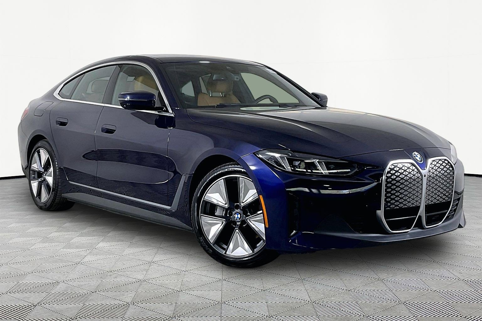 2025 BMW i4 40