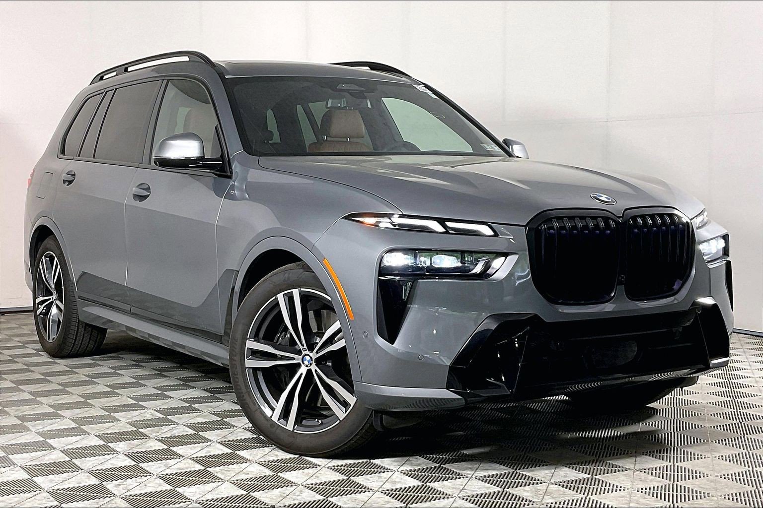 2023 BMW X7