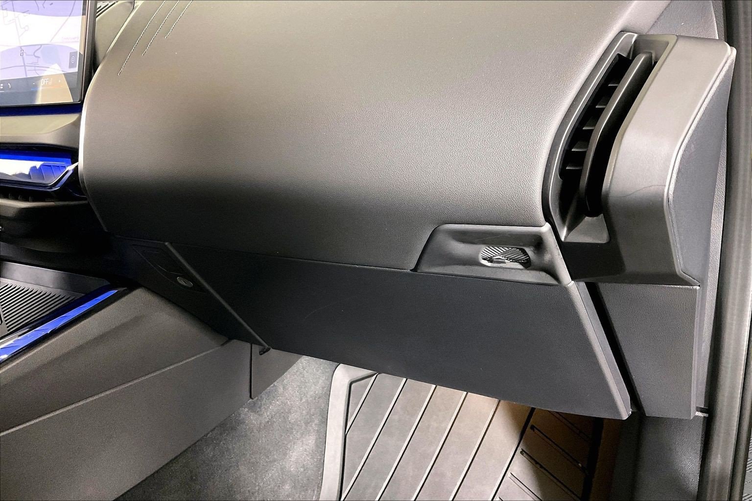 2026 BMW X3 30 - Photo 15