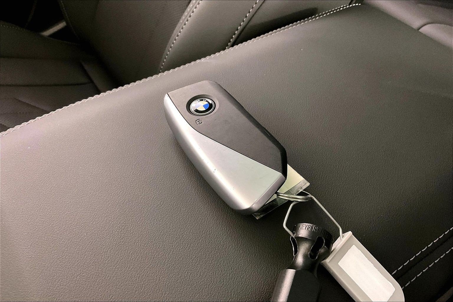 2026 BMW X3 30 - Photo 27