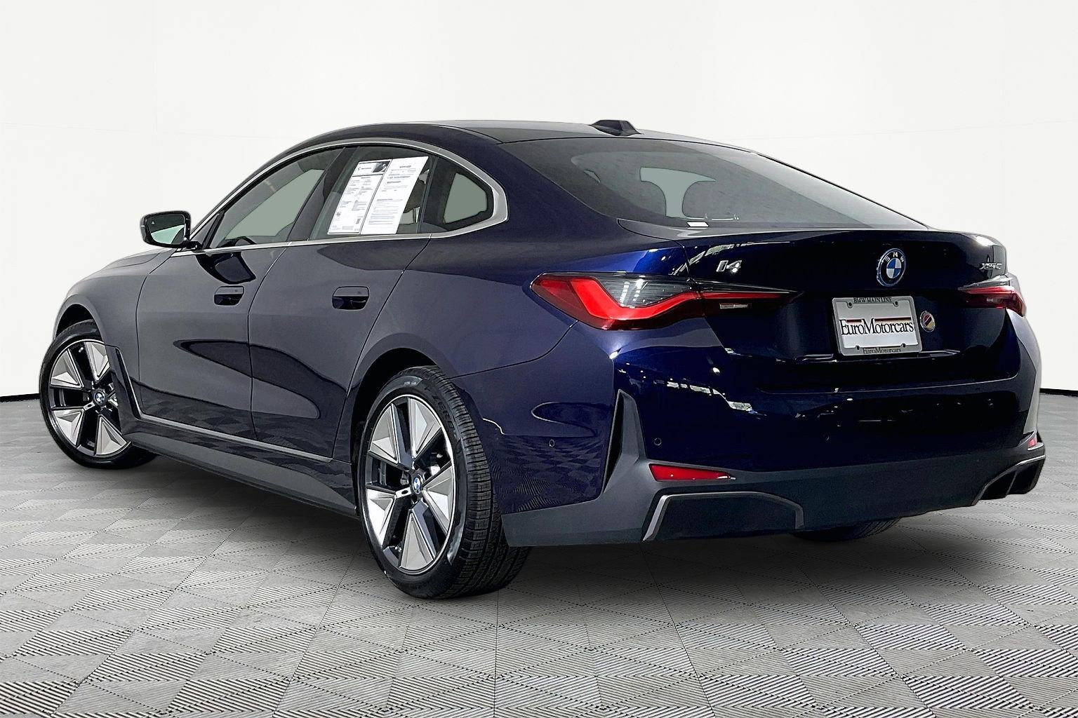 2025 BMW i4 40