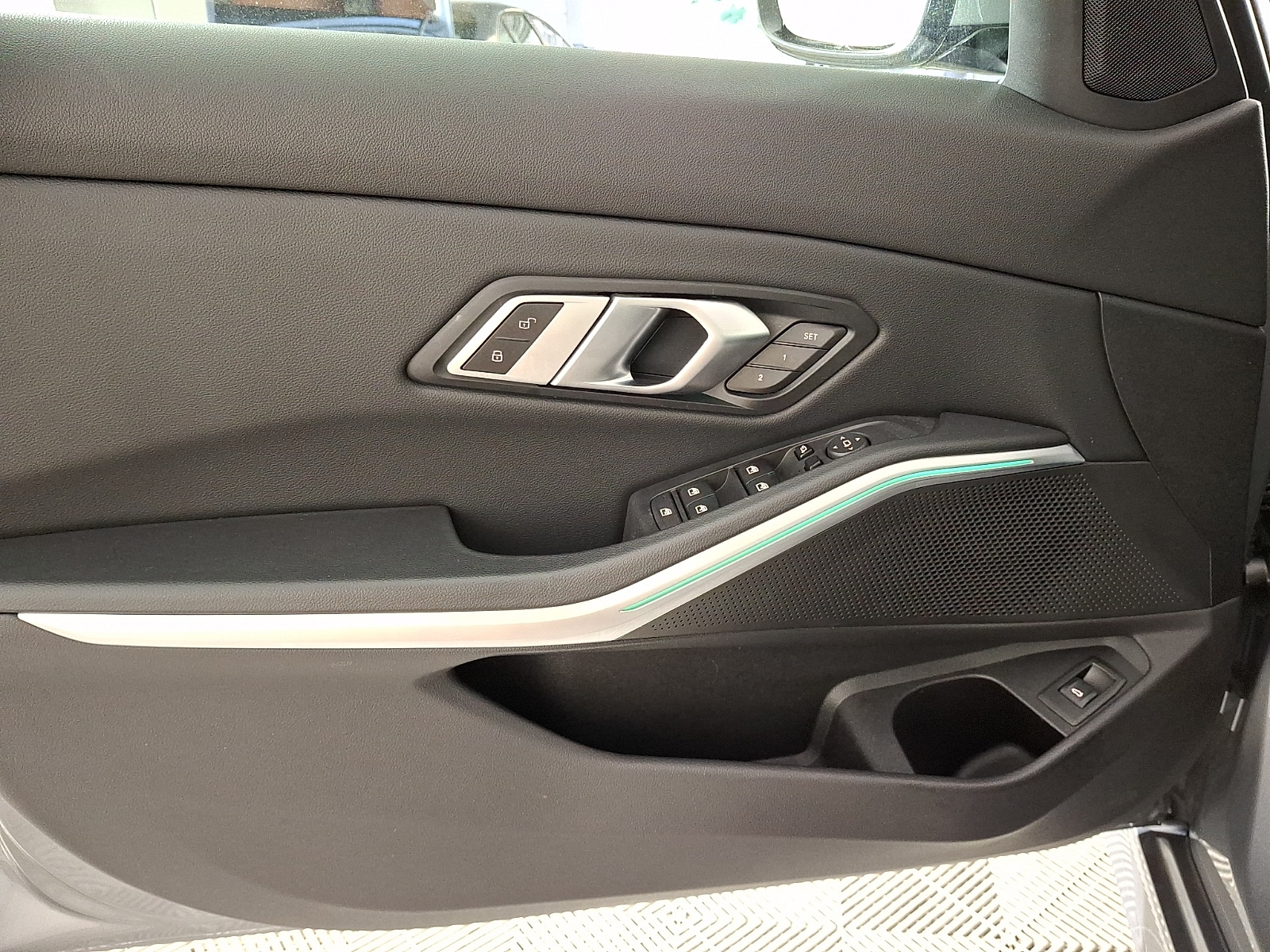 2023 BMW 3 Series 330i - Photo 10