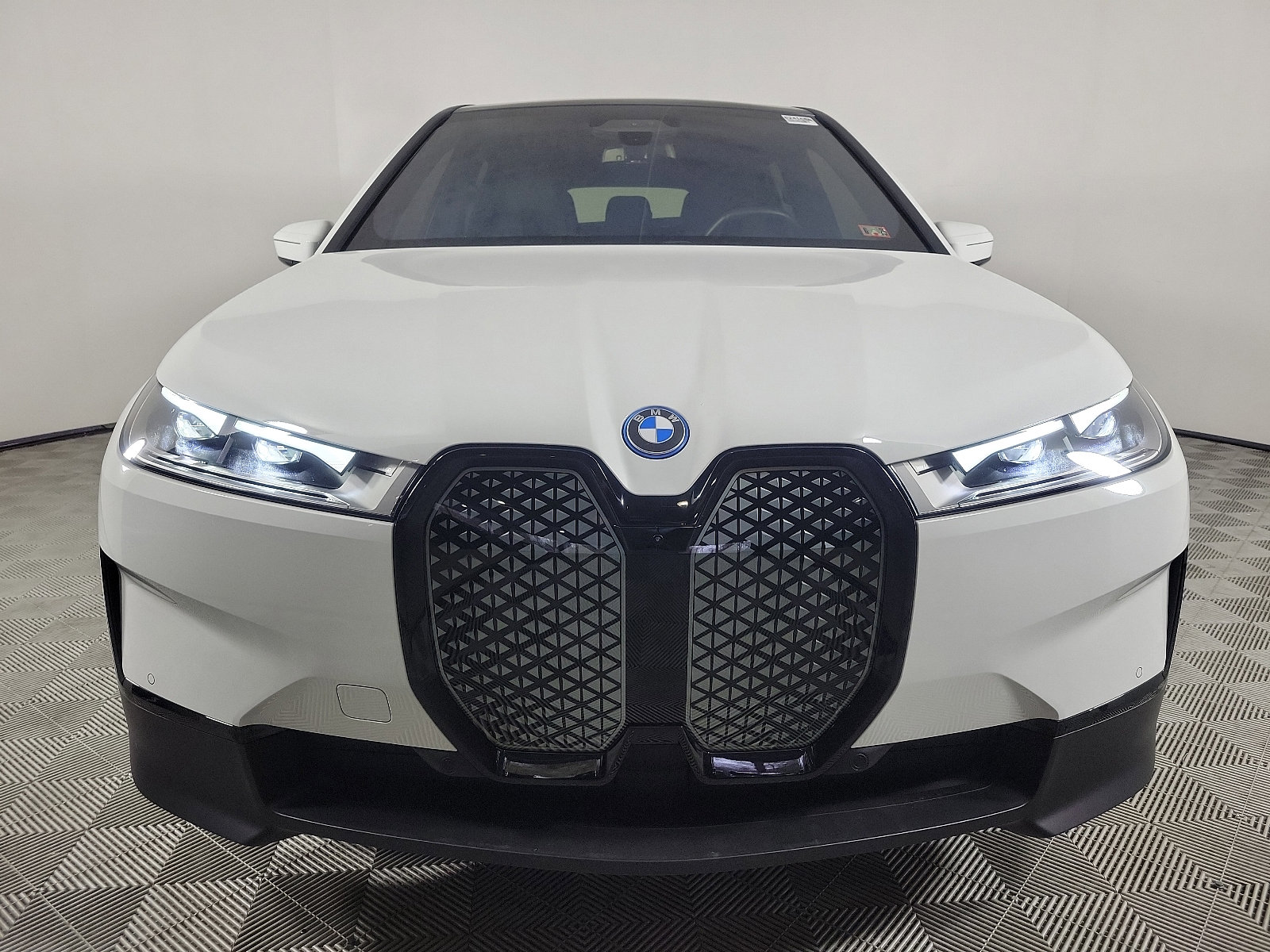 Used 2024 BMW iX  with VIN WB523CF0XRCN66098 for sale in Cynwyd, PA