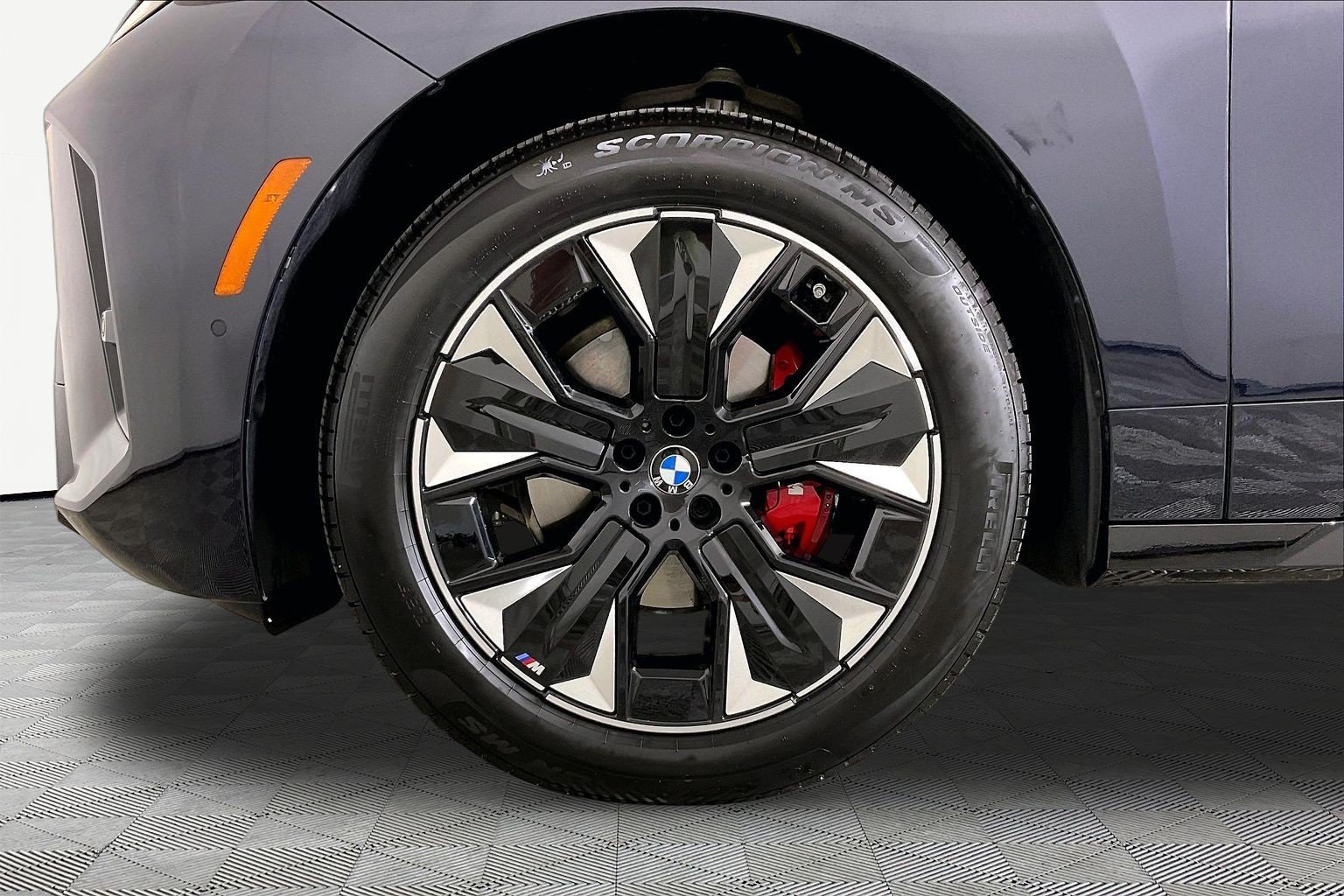 2026 BMW iX 60 - Photo 11