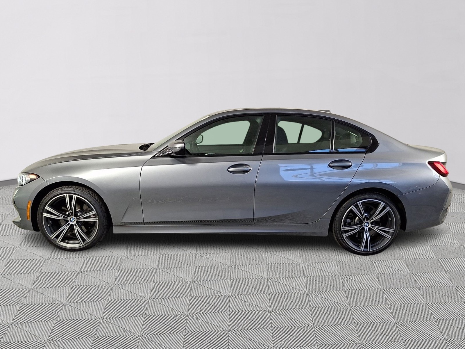 2023 BMW 3 Series 330i - Photo 7