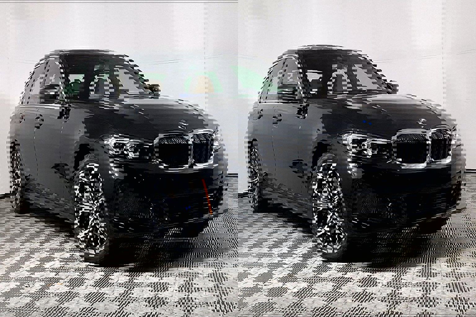 2025 BMW 3 Series 330i's photo