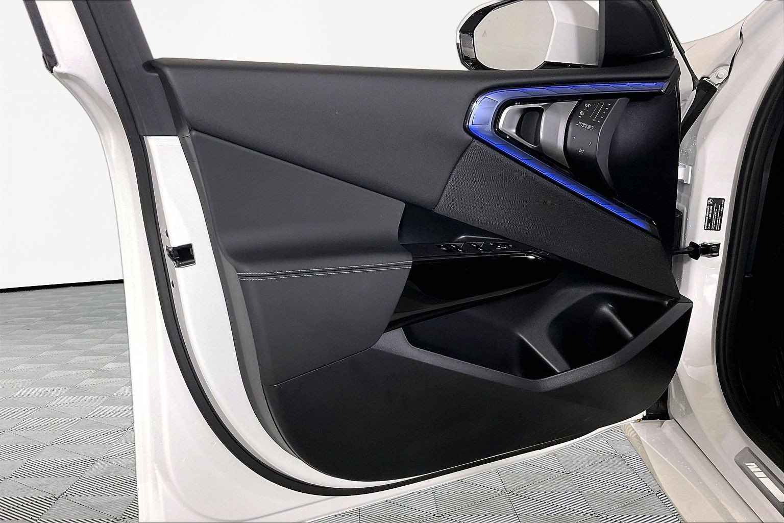2026 BMW X3 30 - Photo 21