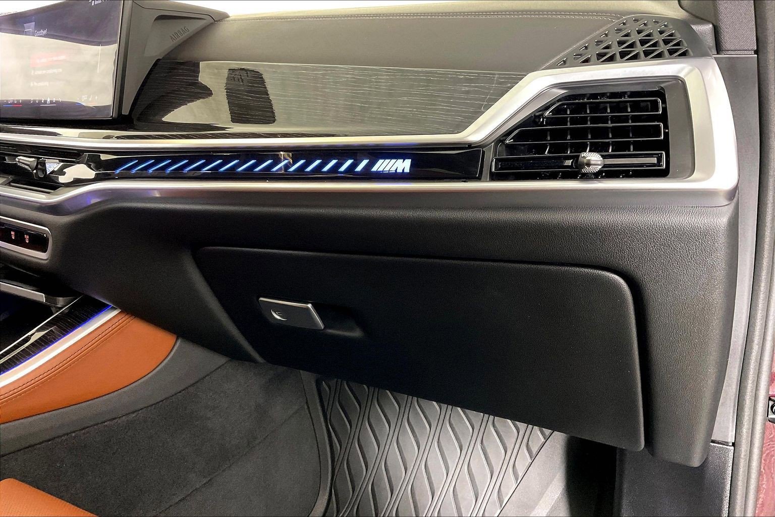 2024 BMW X5 M60i - Photo 16