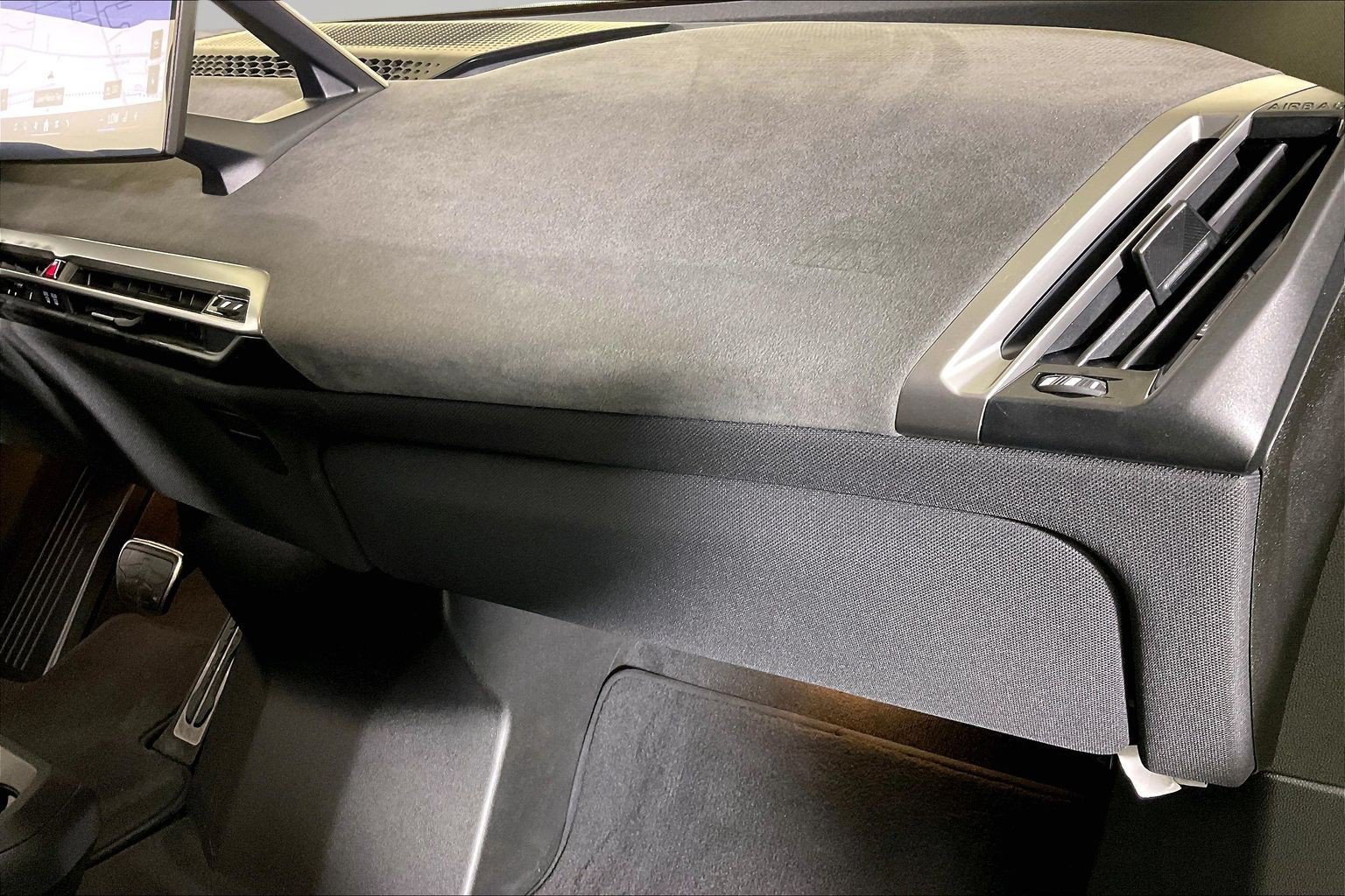 2026 BMW iX 60 - Photo 15