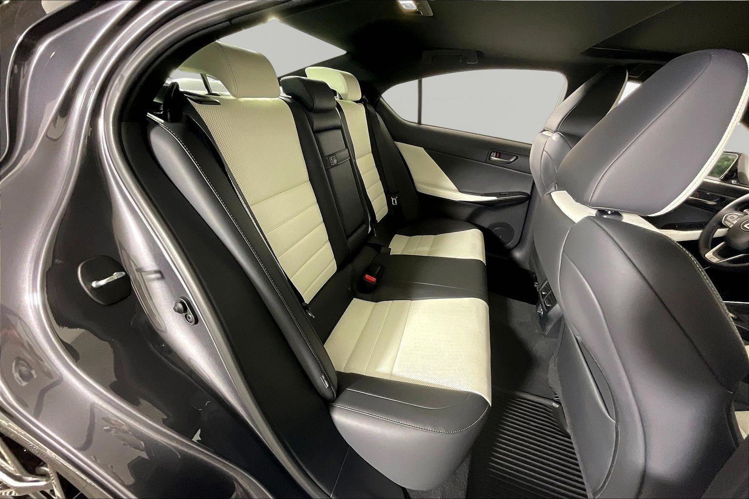 2026 Lexus IS 350 F SPORT - Photo 25