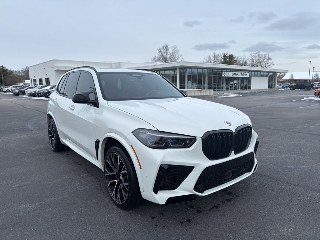 2022 BMW X5 M Base's photo