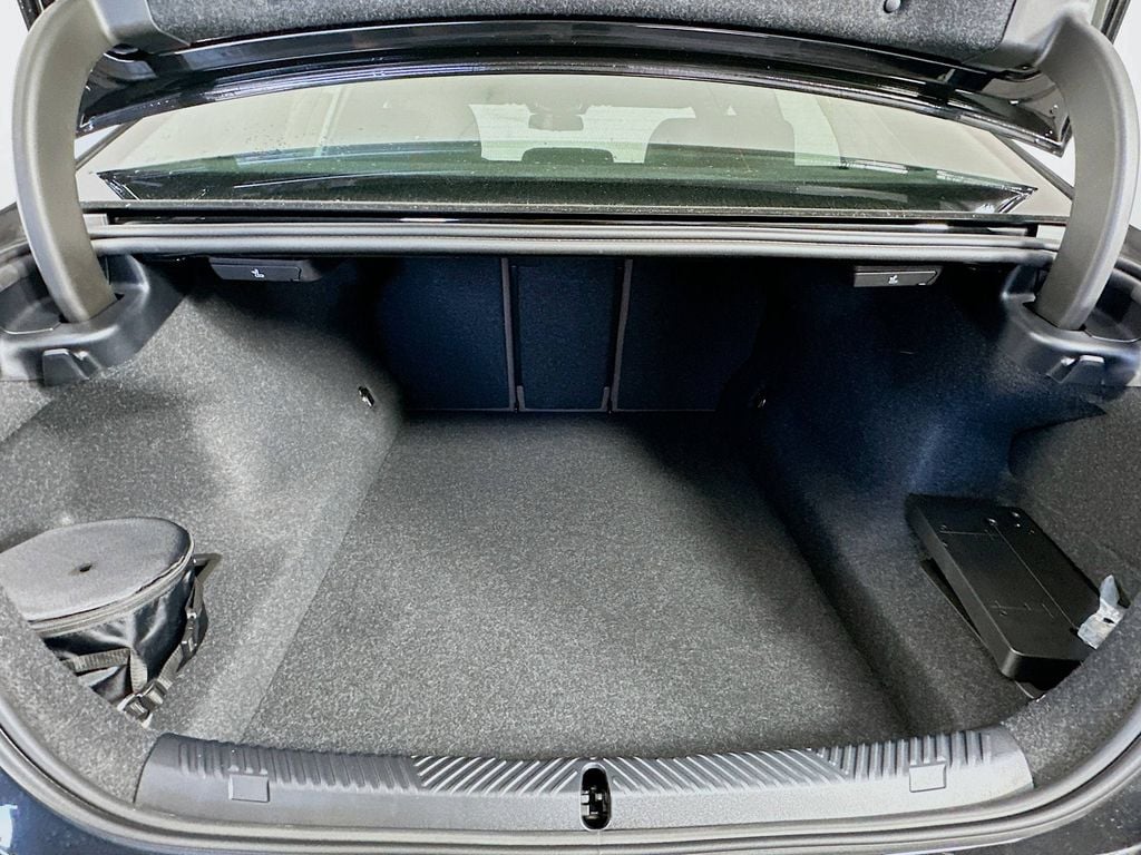 2026 BMW 5 Series 530i - Photo 31