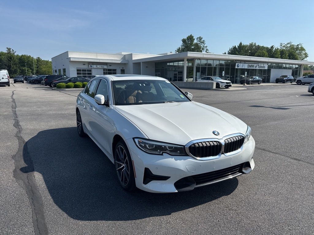 2020 BMW 3 Series 330i xDrive Sedan's photo