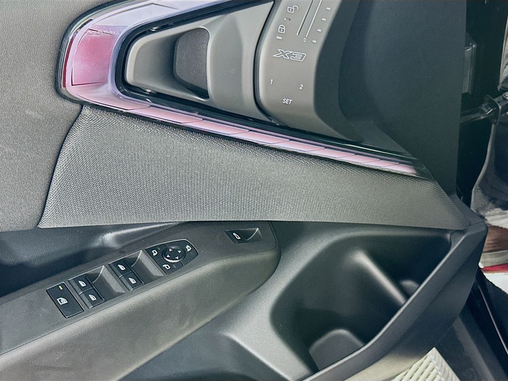 2025 BMW X3 30 - Photo 23