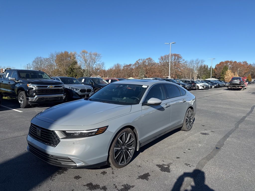 2024 Honda Accord Hybrid Touring photo 3