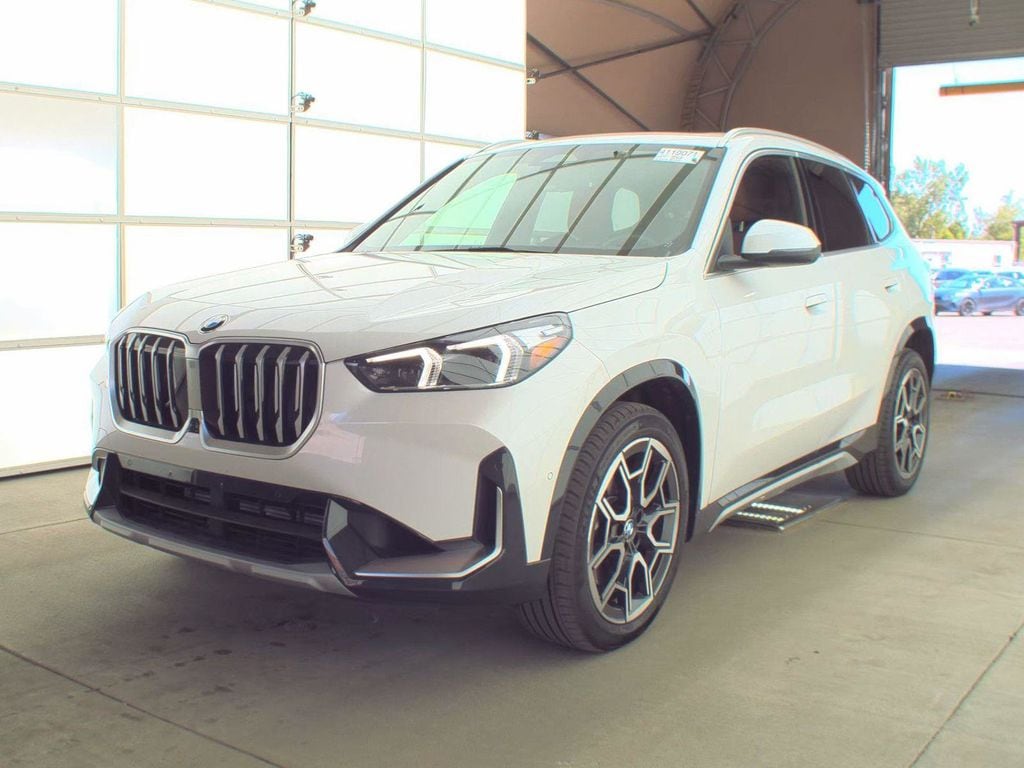 2025 BMW X1's photo