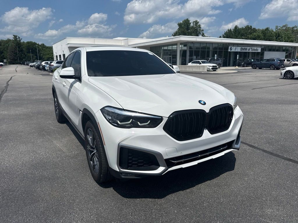 2021 BMW X6 xDrive40i's photo