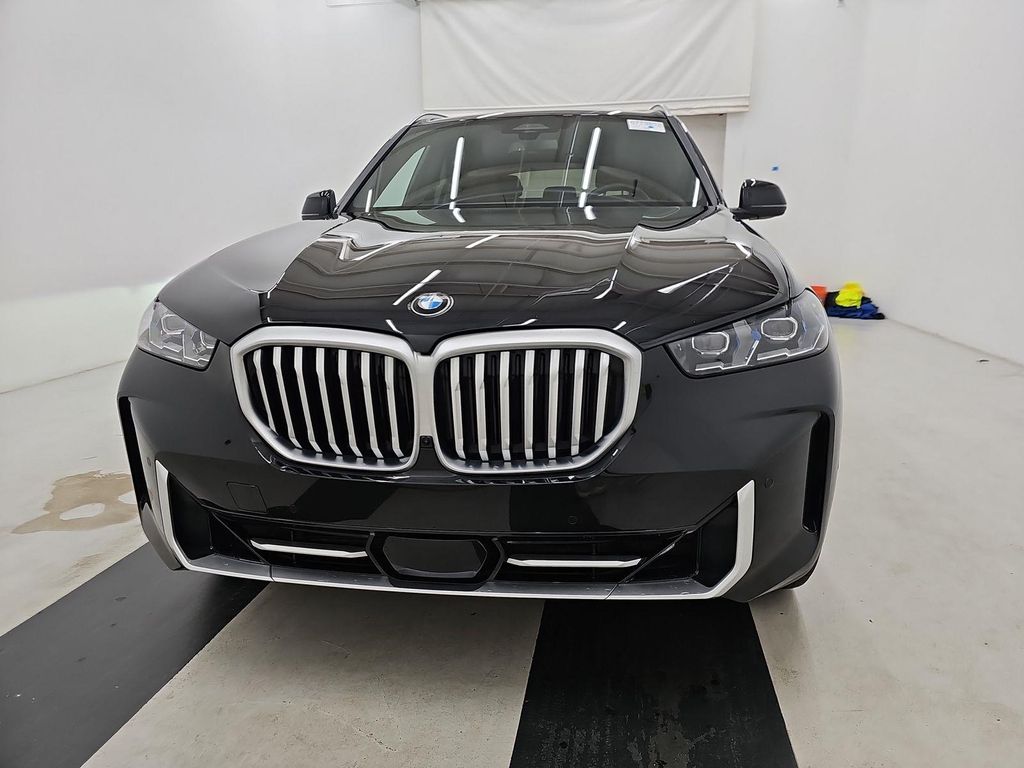 Used 2024 BMW X5 40i with VIN 5UX23EU07R9W04157 for sale in Toledo, OH