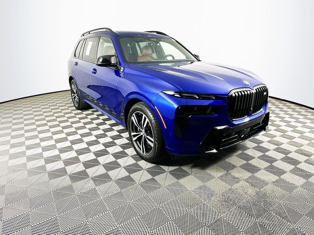 2024 BMW X7 M60i's photo