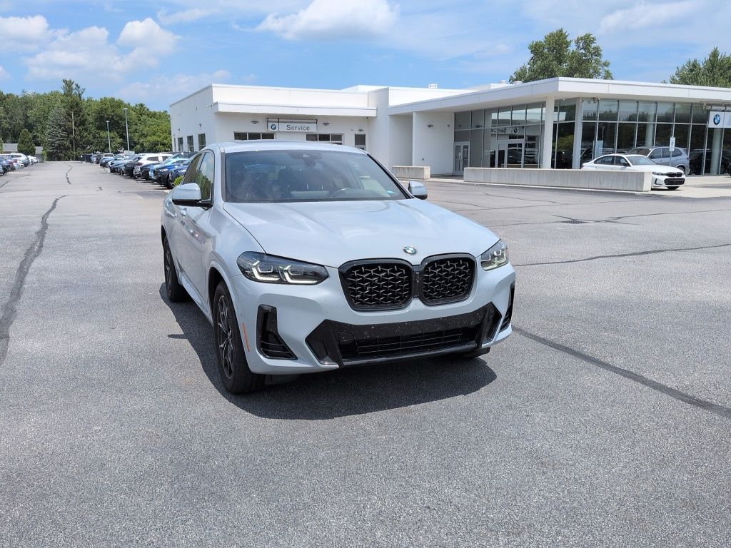 2024 BMW X4 xDrive30i's photo