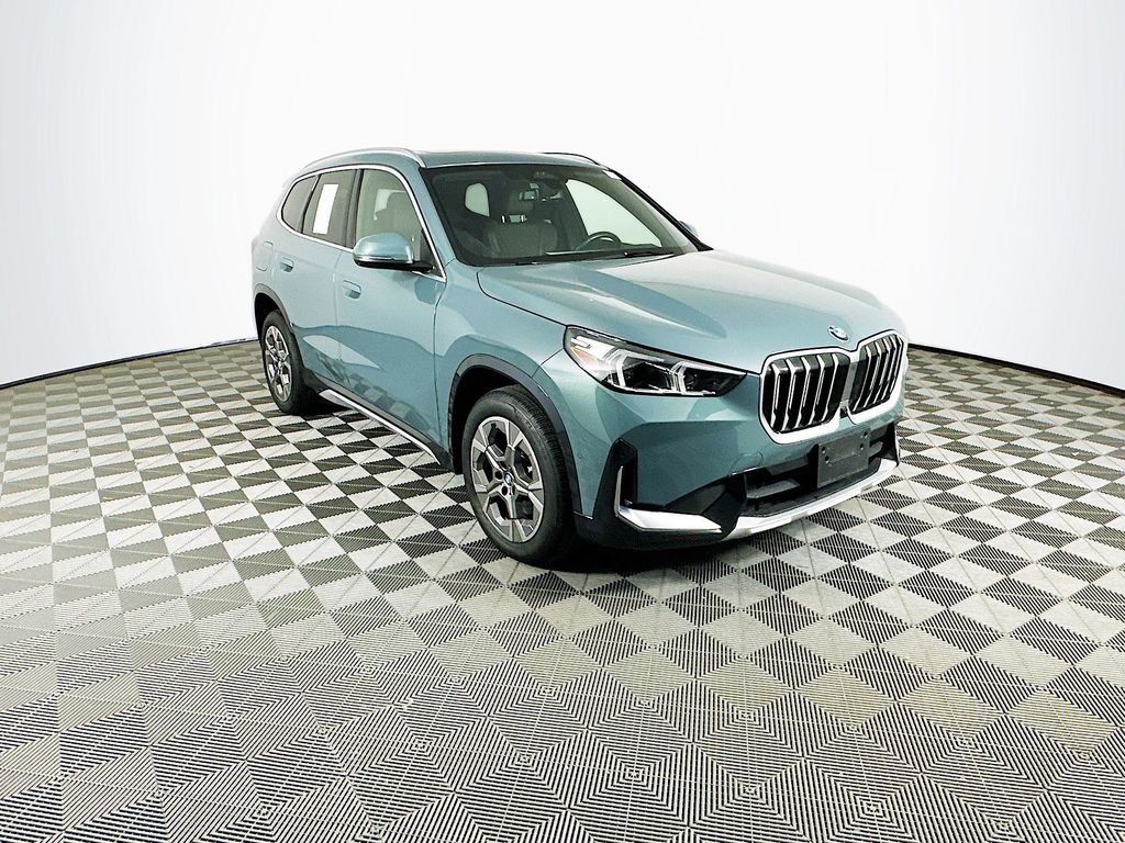 2025 BMW X1 xDrive28i's photo