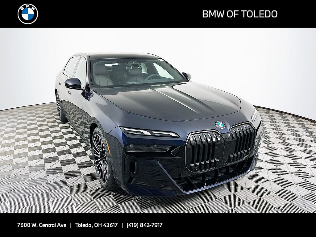 2025 BMW 740i Sedan 