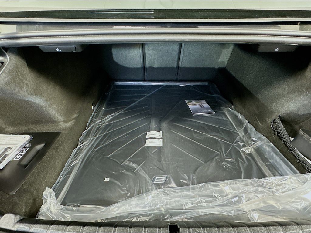 2026 BMW 8 Series 840i - Photo 32