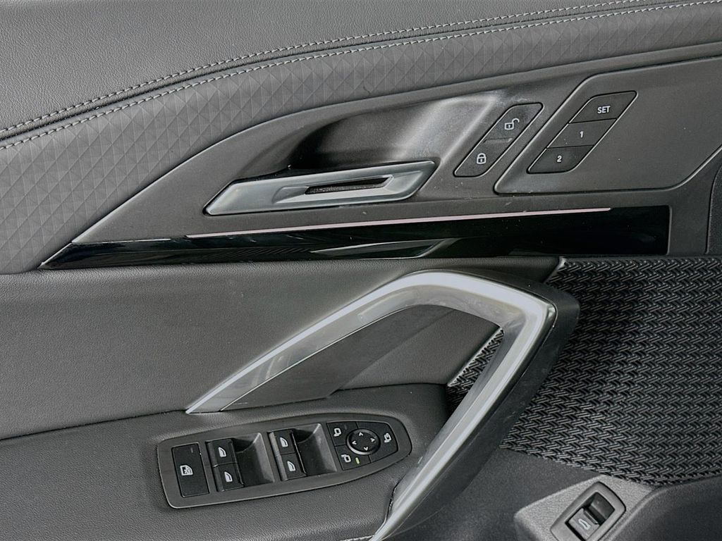 2024 BMW X2 28i - Photo 24