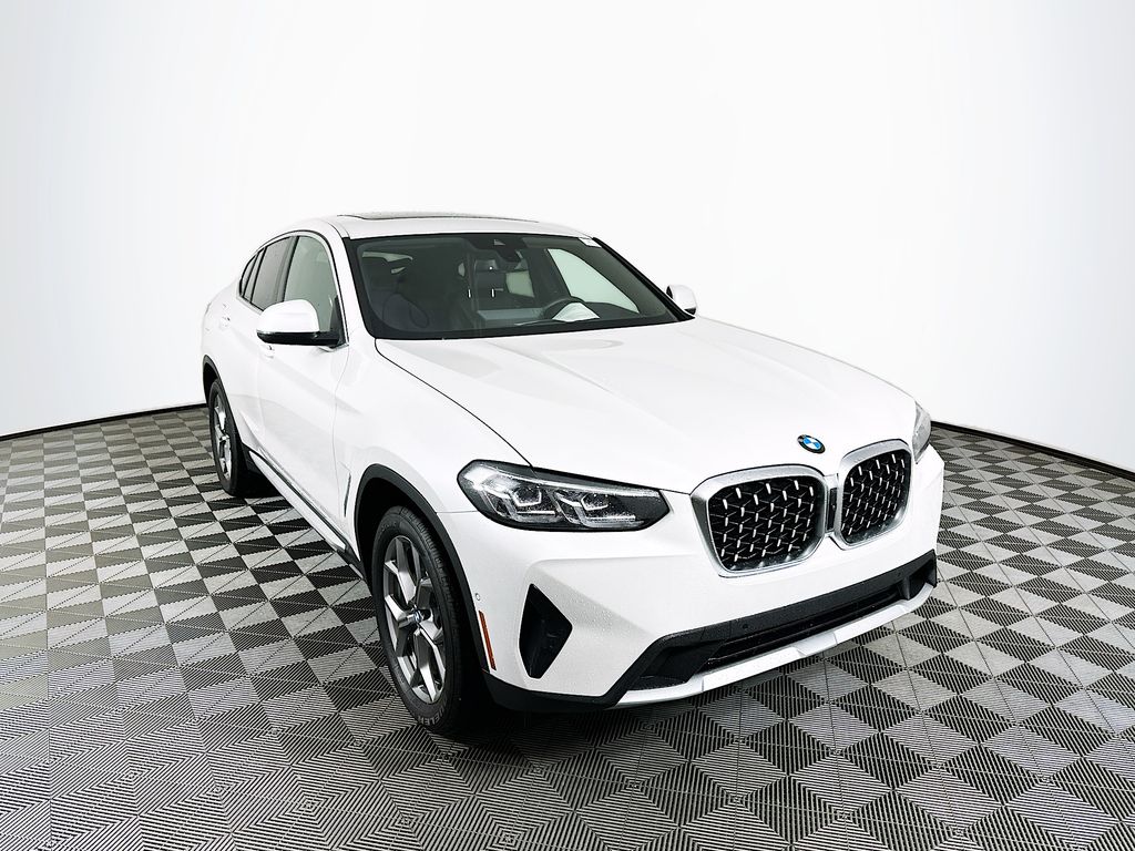 Used 2025 BMW X4 30i with VIN 5UX33DT0XS9Y54210 for sale in Toledo, OH