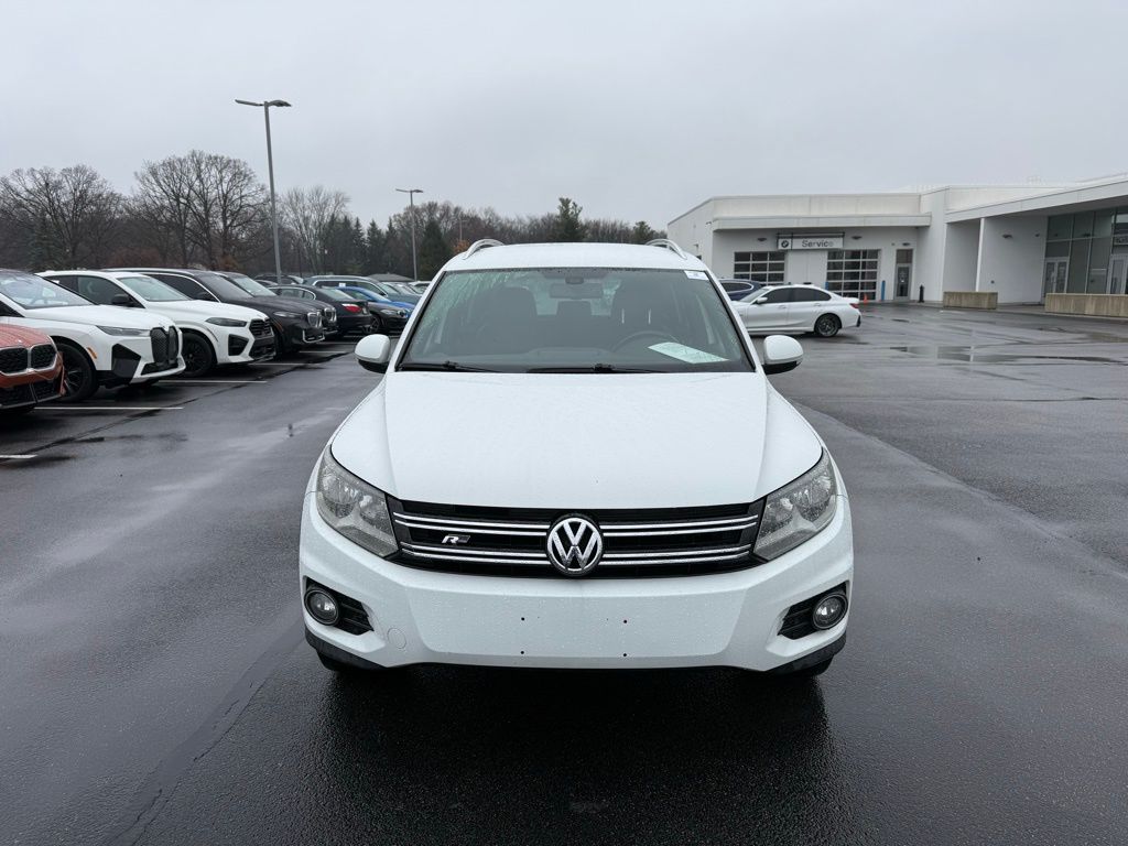 2016 Volkswagen Tiguan R-Line SEL photo 2