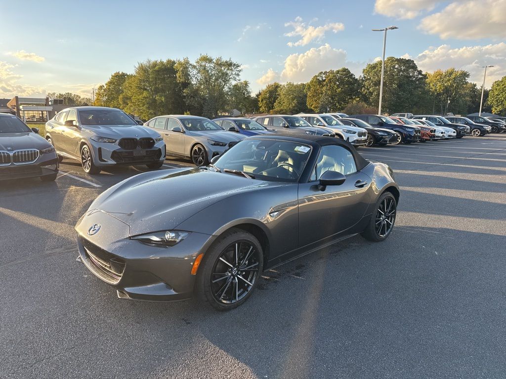 2024 Mazda MX-5 Miata Miata Grand Touring photo 3
