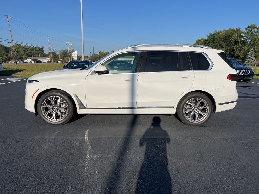 Used 2025 BMW X7 40i with VIN 5UX23EM09S9W42446 for sale in Toledo, OH