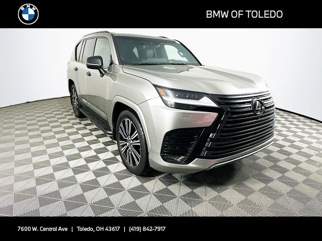 2023 Lexus LX Luxury's photo