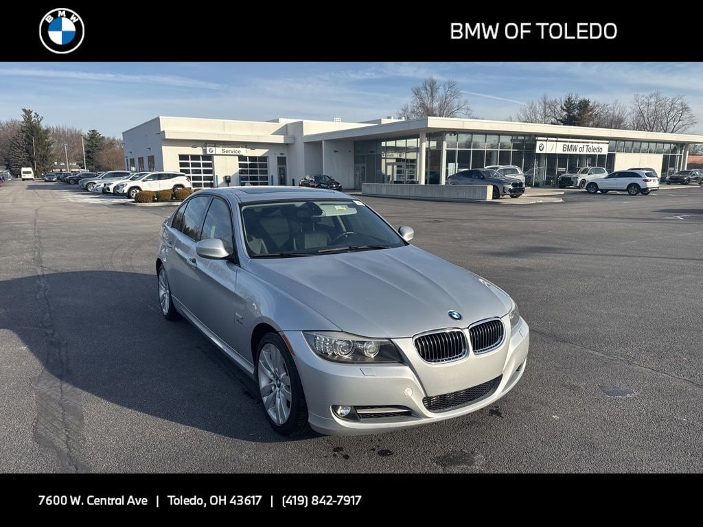 2010 BMW 3 Series 335i's photo