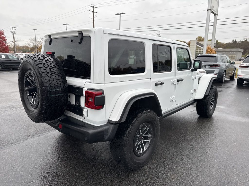 2024 Jeep Wrangler Rubicon photo 3