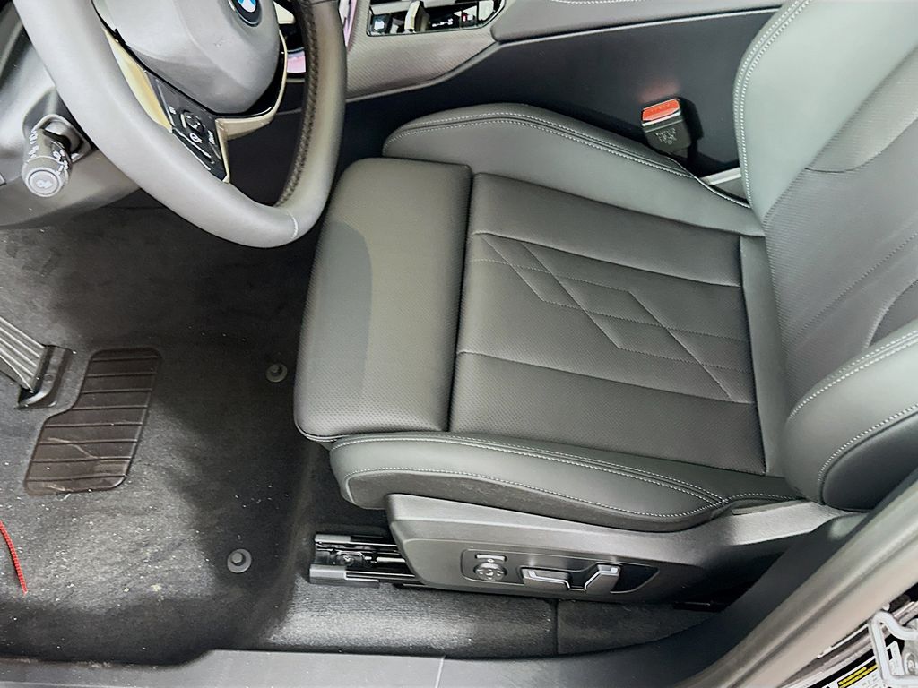 2025 BMW X3 30 - Photo 24