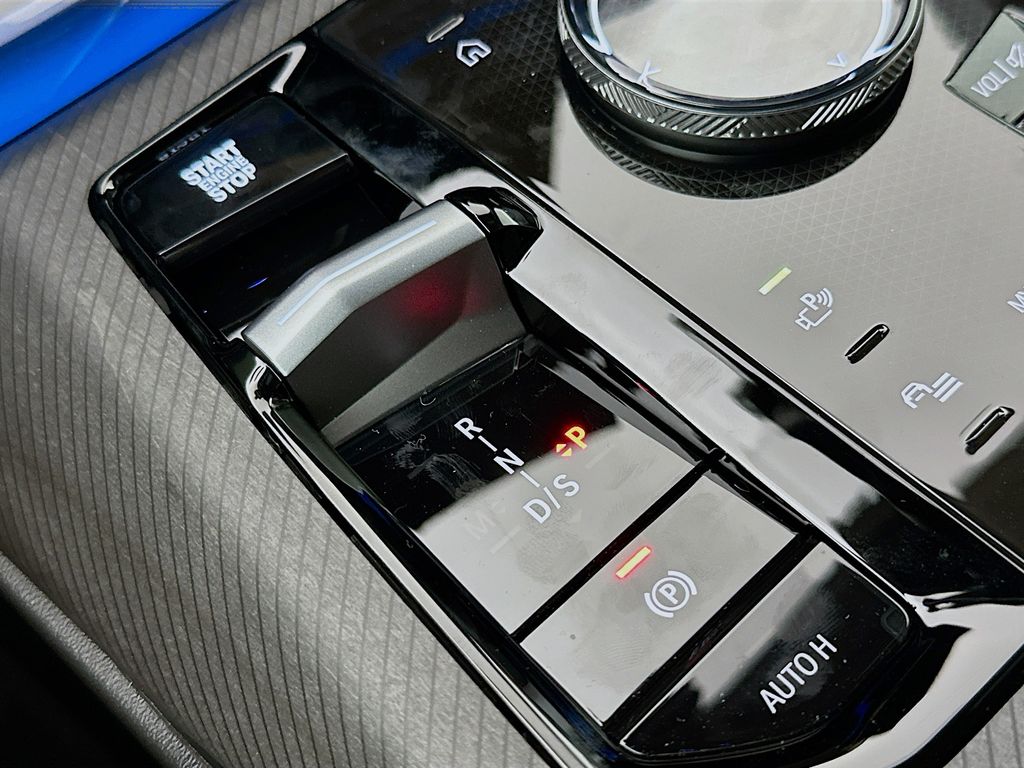 2026 BMW X3 30 - Photo 19