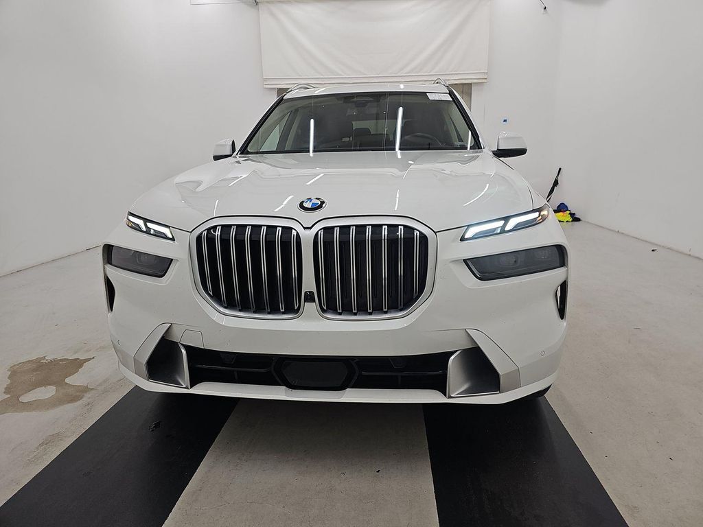 Used 2025 BMW X7 40i with VIN 5UX23EM0XS9Y59620 for sale in Toledo, OH