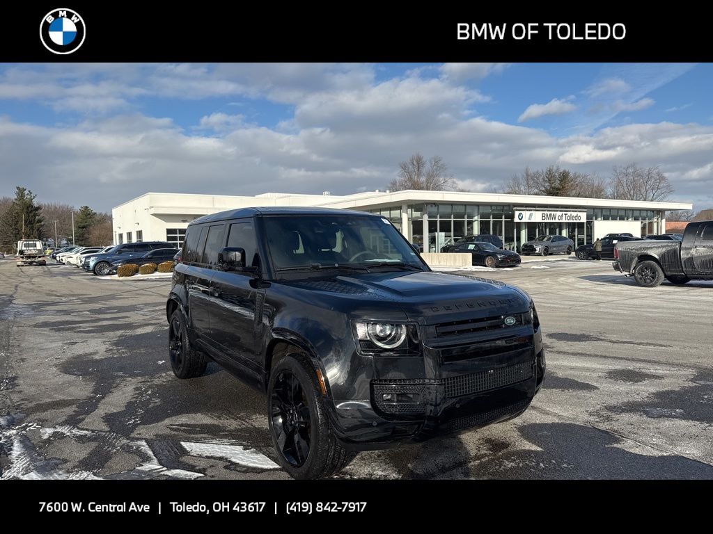 2023 Land Rover Defender V8