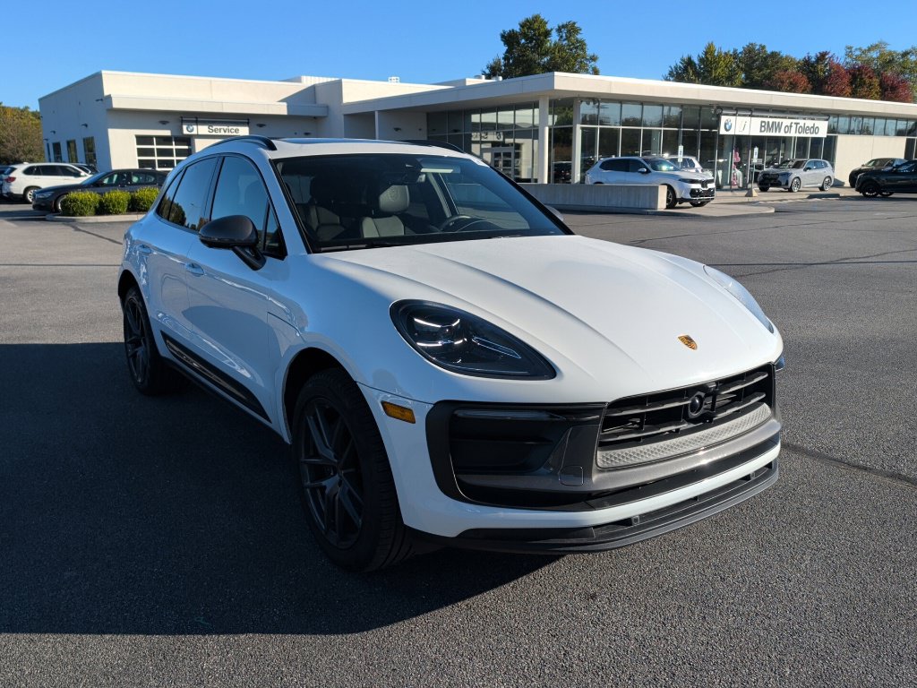 2025 Porsche Macan T