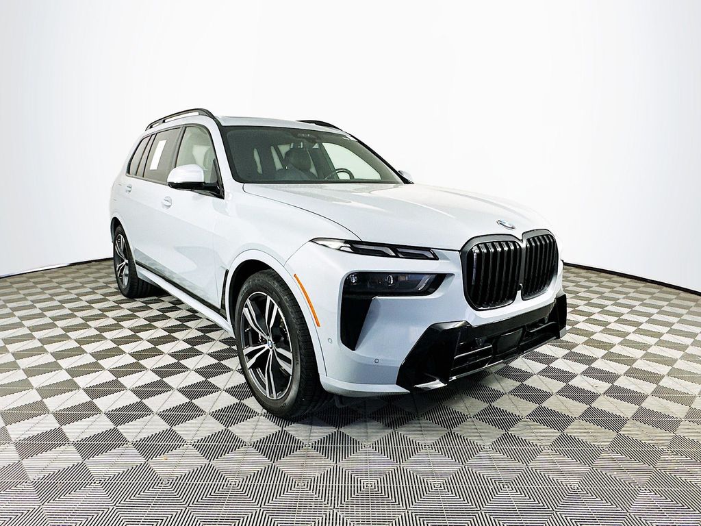 2023 BMW X7 xDrive40i's photo
