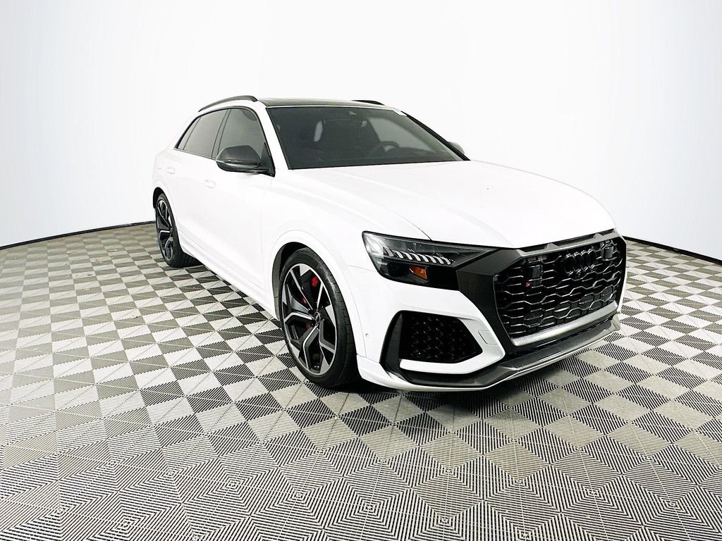 2024 Audi RS Q8 -'s photo