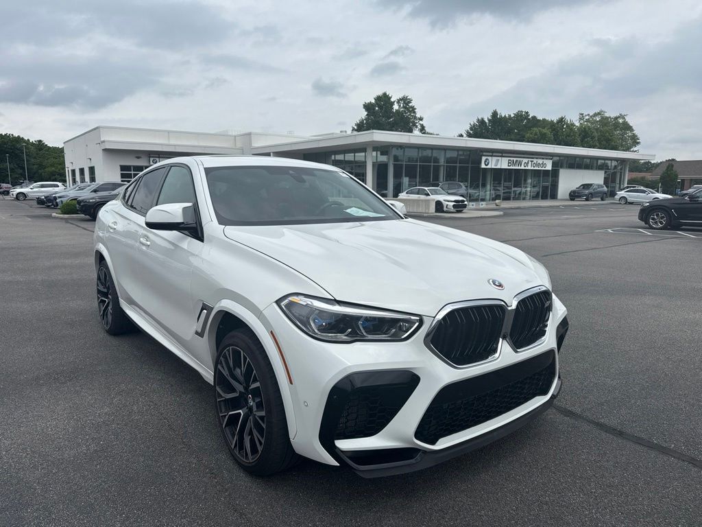 2022 BMW X6 M -'s photo