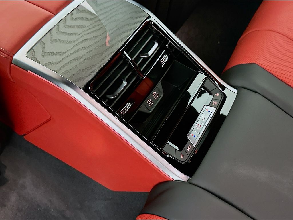 2026 BMW 8 Series 840i - Photo 31