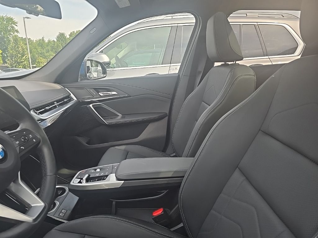 2026 BMW X1 28i - Photo 6
