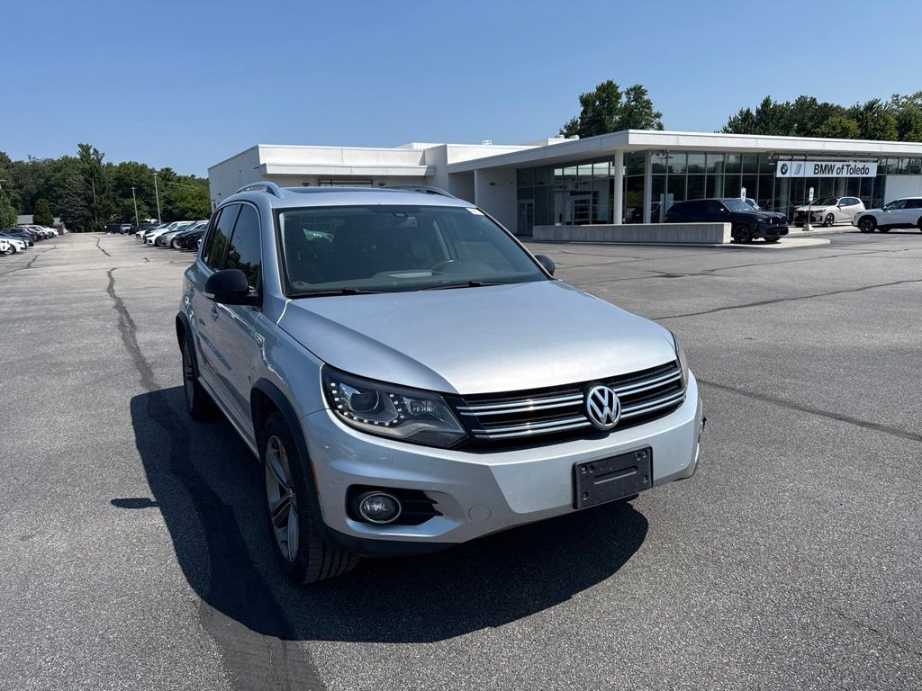 Used 2017 Volkswagen Tiguan Sport with VIN WVGUV7AX7HK005327 for sale in Toledo, OH
