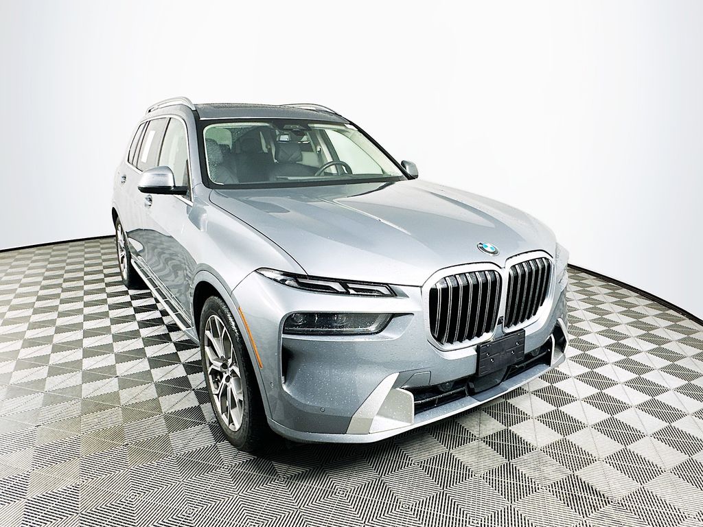 2023 BMW X7 xDrive40i's photo